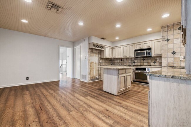 Building Photo - 17119 Terra Rosa