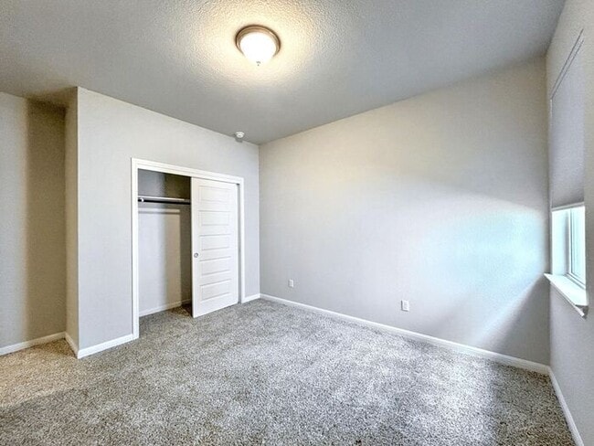 Building Photo - 3-Bedroom Home in a Quiet Neighborhood wit...