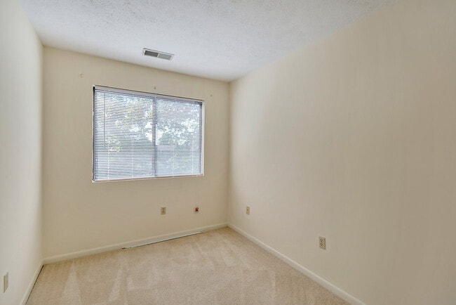 Building Photo - 134 Turtle Creek Rd #6