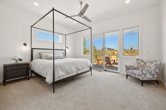 Building Photo - Tetherow Luxury 4 Bedroom Home