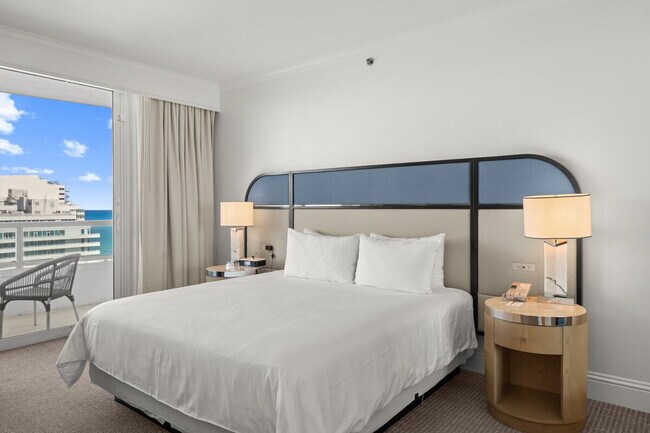 Building Photo - 4401 Collins Ave