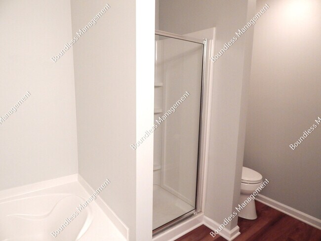 Building Photo - 353 Azalea Cir