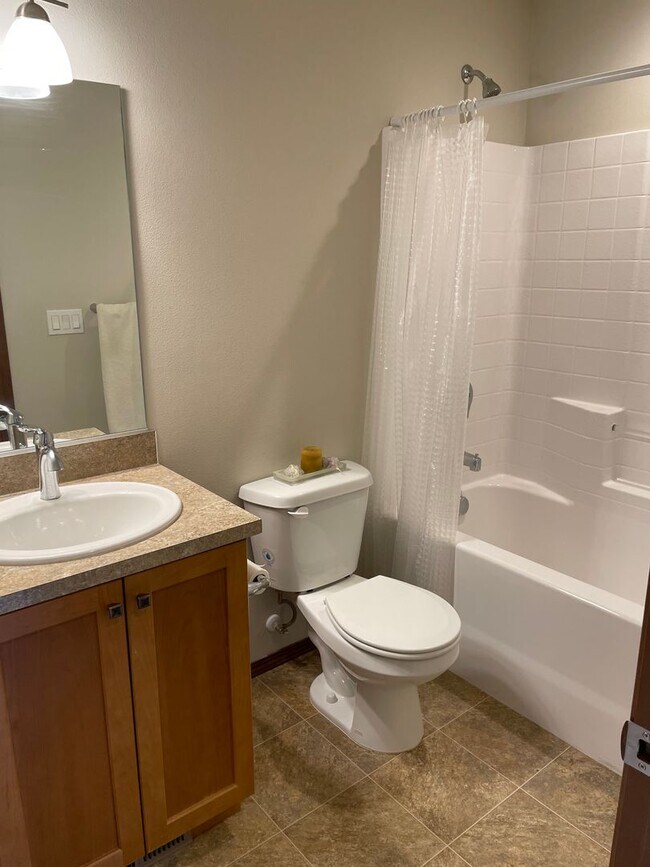 Building Photo - Lovely Single Level Holmes Harbor Home!