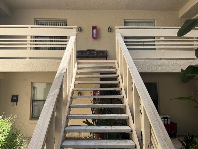 Building Photo - 555 Majestic Way