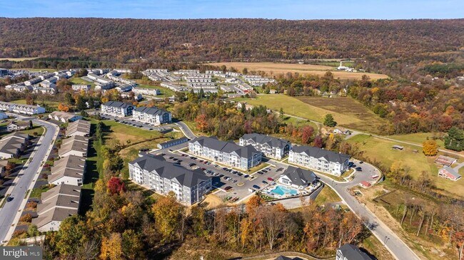 Building Photo - 2007 Sienna Ct