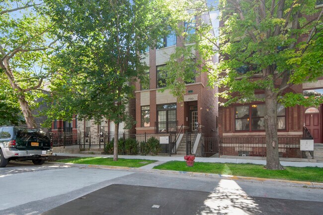 Primary Photo - 1700 S Morgan St