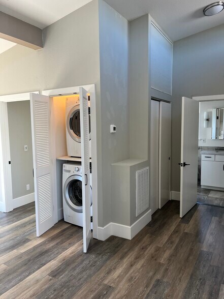 Building Photo - 4833A Proctor Rd