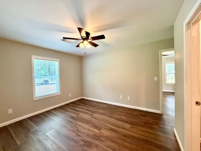 Building Photo - 1 Bedroom 1 Bath