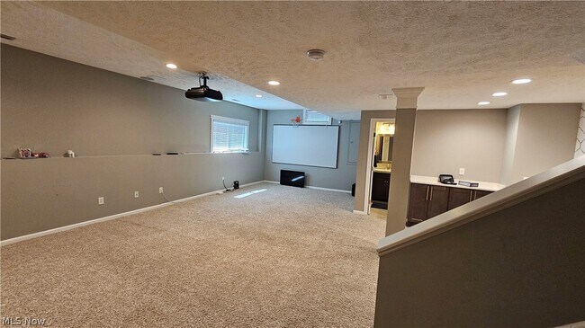 Building Photo - 9337 Ellis Way