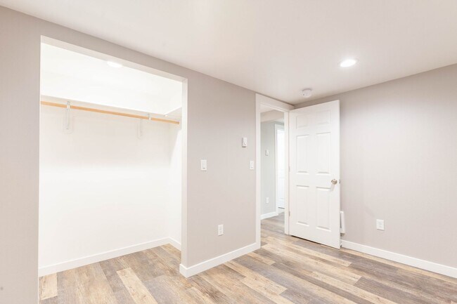 Building Photo - 506 Southway Dr