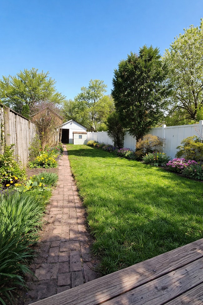 Building Photo - 21 S 4th St