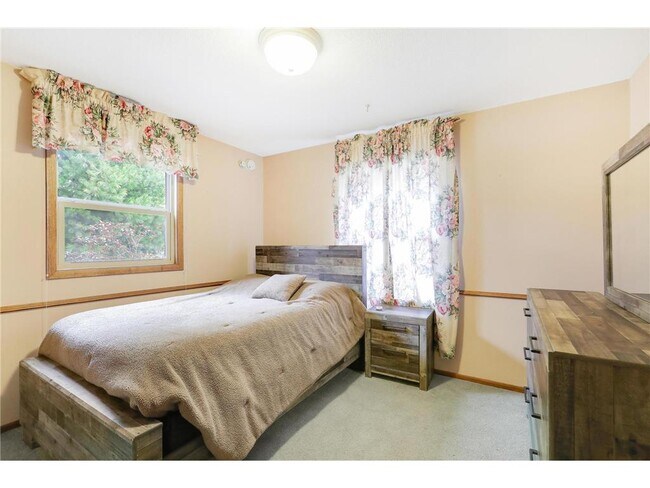 Building Photo - 11333 Welcome Ave N