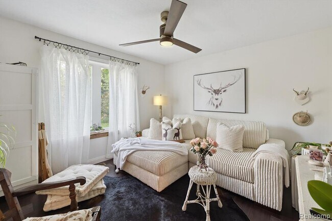 Building Photo - 4565 Katherina Z Pl