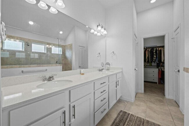 Building Photo - 166 Coronella Dr
