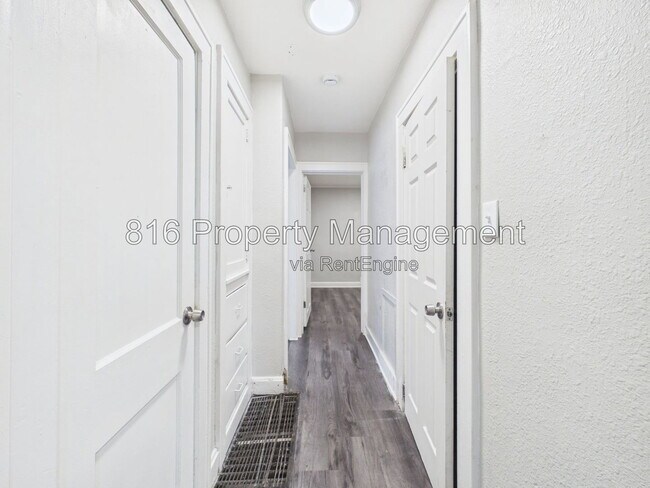 Building Photo - 3310 Tracy Ave
