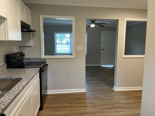 Building Photo - Updated Two Bedroom Duplex in Lincolnton