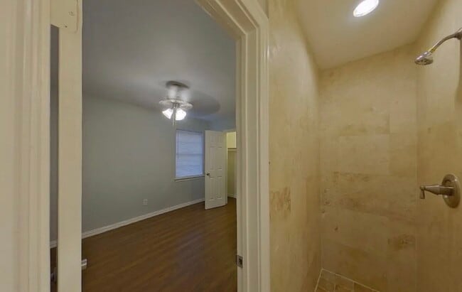 Building Photo - AVAILABLE NOW