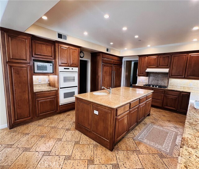 Building Photo - 458 S Clark Dr