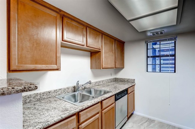 Building Photo - 14972 Avenida Venusto