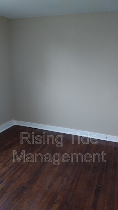 Building Photo - 3905 39th Ct N