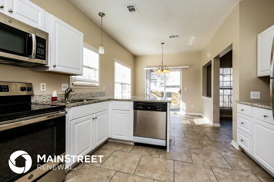 Building Photo - 900 Split Oak Dr