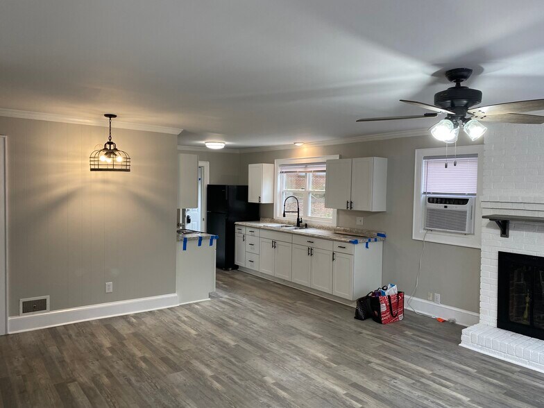 Building Photo - 34 8th Avenue Dr SE