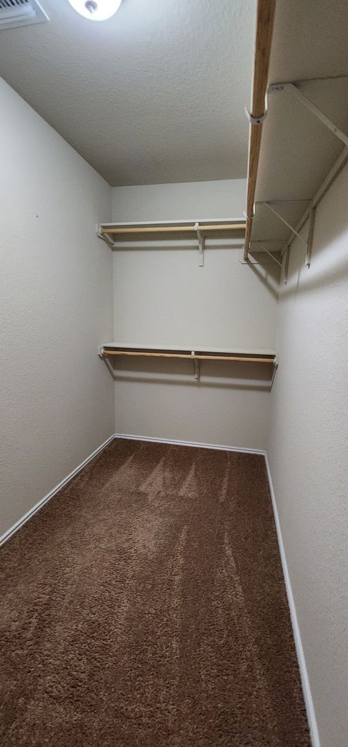 Building Photo - Beautiful 3 Bedroom House