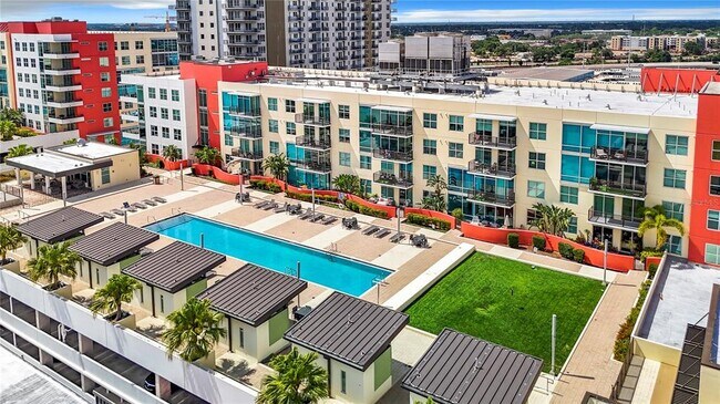 Building Photo - 1208 E Kennedy Blvd