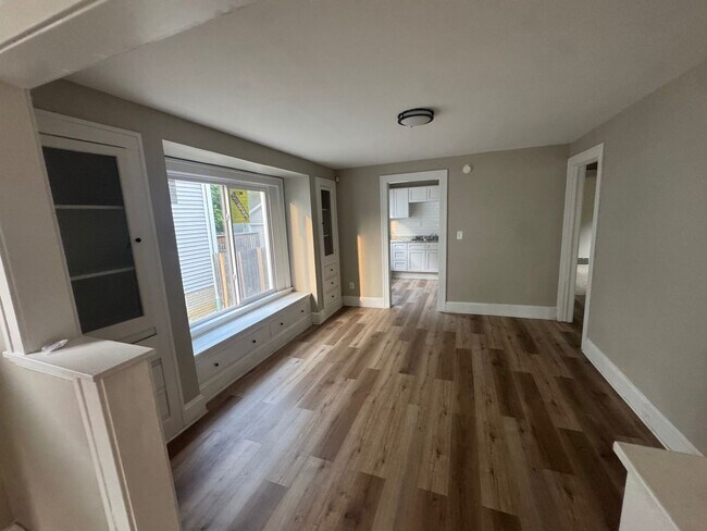 Building Photo - 395 E 149th St