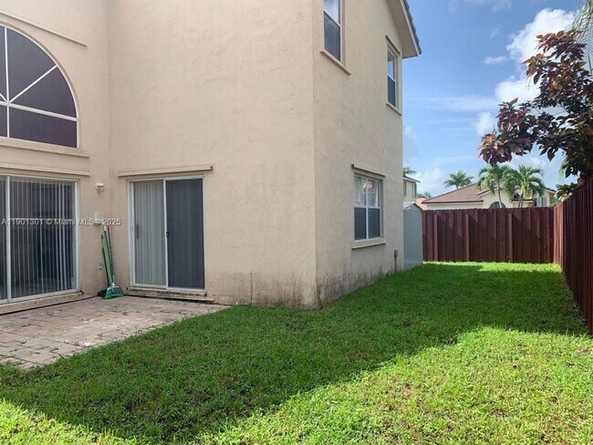 Building Photo - 14804 SW 155th Pl