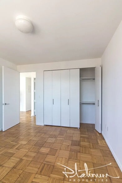 Building Photo - 505 W 37th St