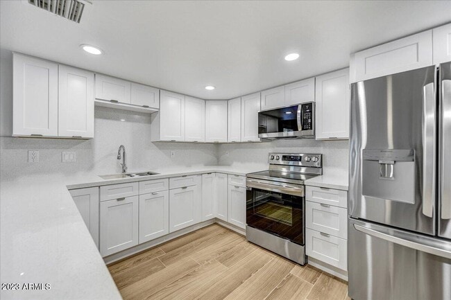 Building Photo - 12641 N Mimosa Dr