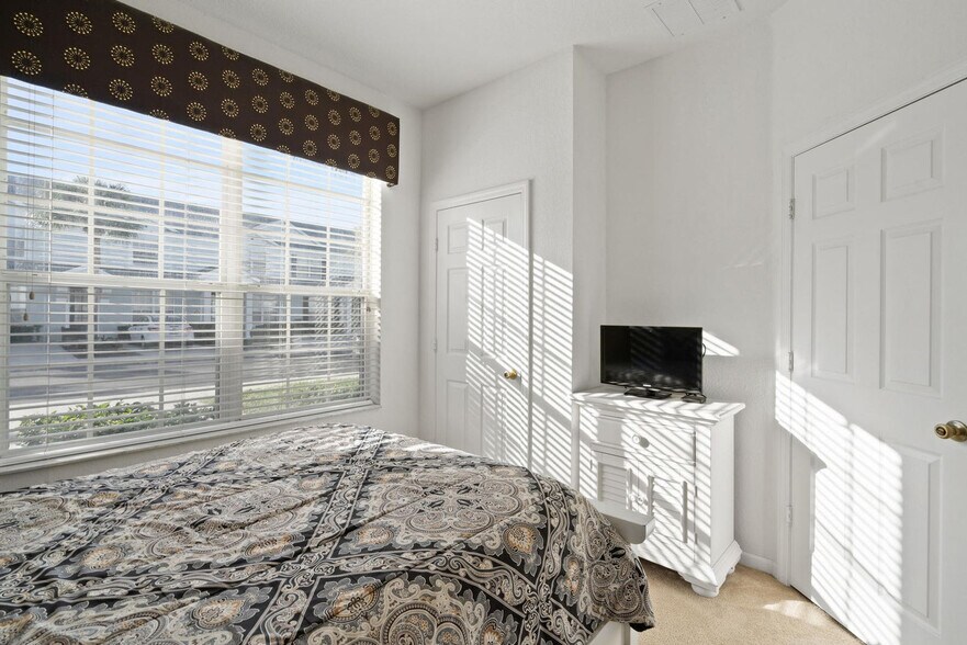 Building Photo - 2563 Maneshaw Ln