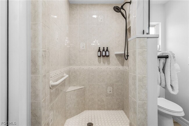 Building Photo - 428 SW 37th St