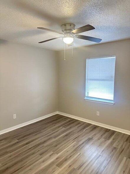 Building Photo - 4100 N Ocoee St