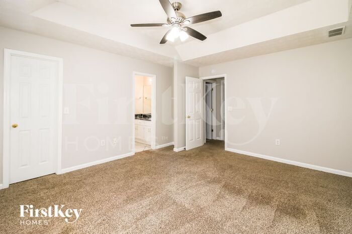 Building Photo - 40 Meeler Dr
