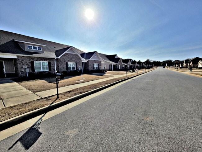 Building Photo - 3BR/2.5BA Townhouse Priceville/Decatur