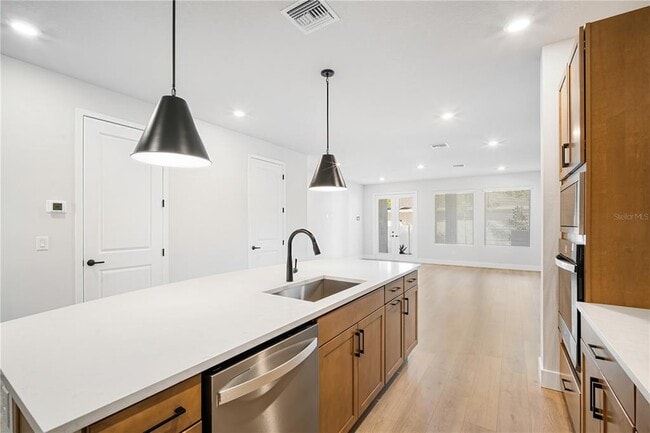 Building Photo - 406 N Westland Ave