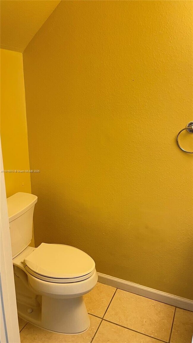 Building Photo - 8110 San Carlos Cir