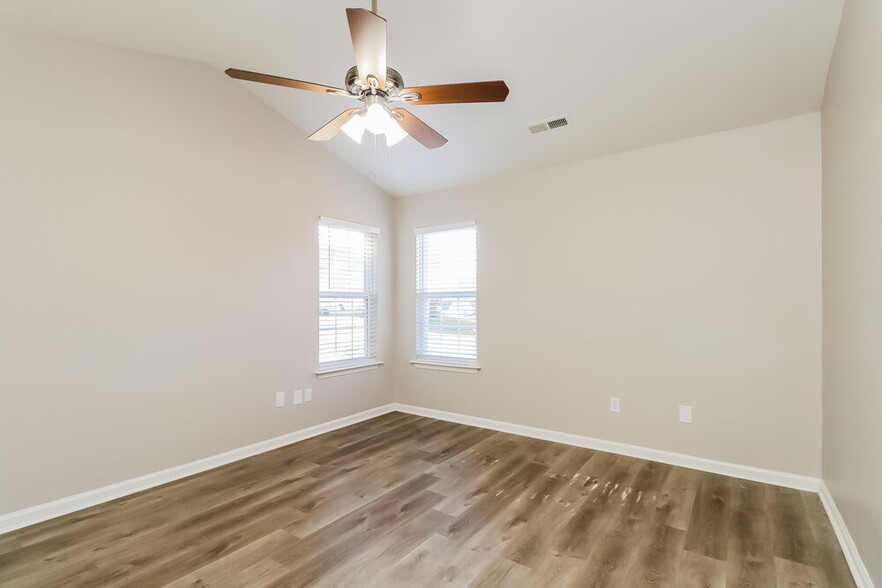 Building Photo - 4703 Tumbleweed Ct