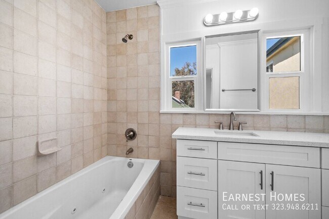 Building Photo - 38 20th Ave