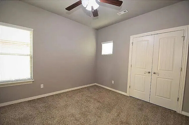 Building Photo - 2901 SW Briar Creek Ave