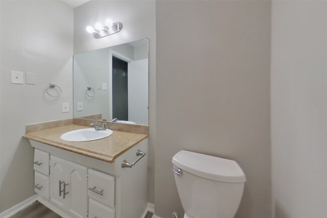Building Photo - 7331 Millbrae Ln