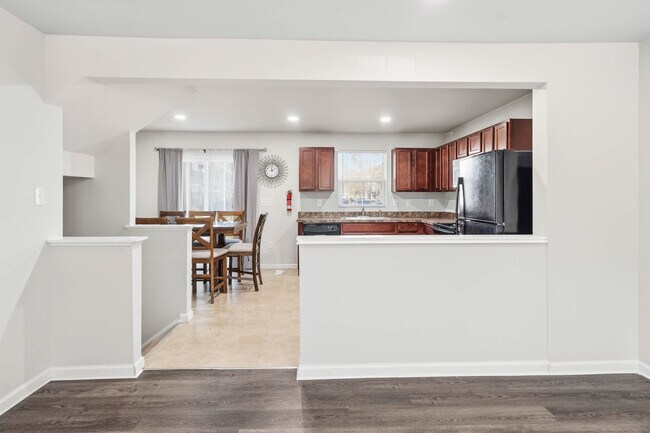 Building Photo - 28971 St Thomas Blvd