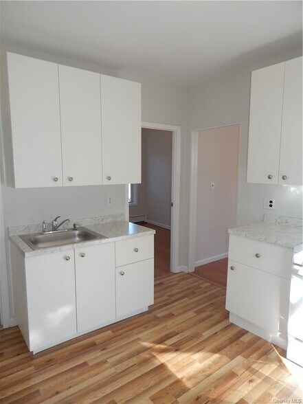 Building Photo - 5 John St