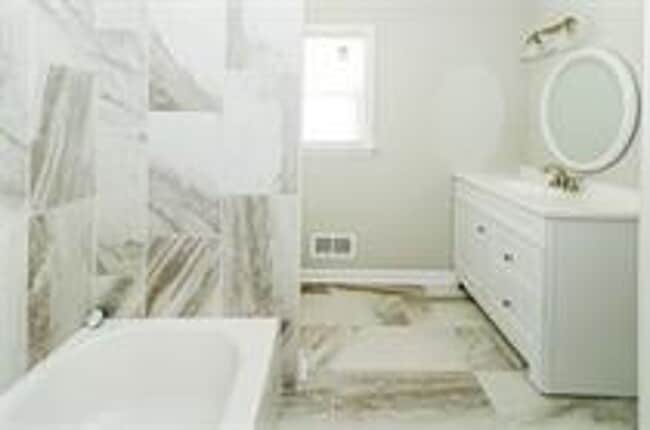 Building Photo - Spacious 3 Bedroom SFH