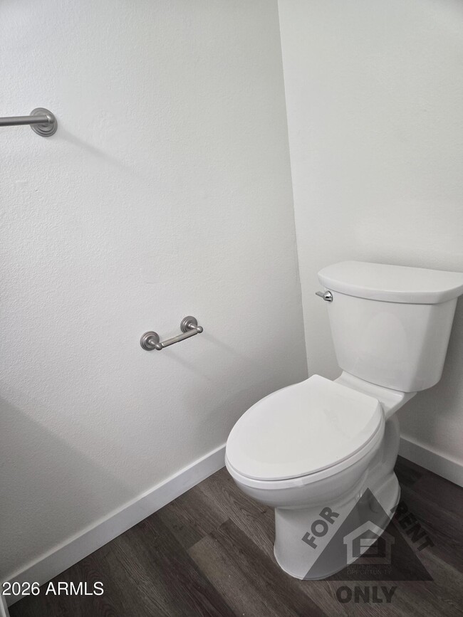 Building Photo - 4025 E Coolbrook Ave