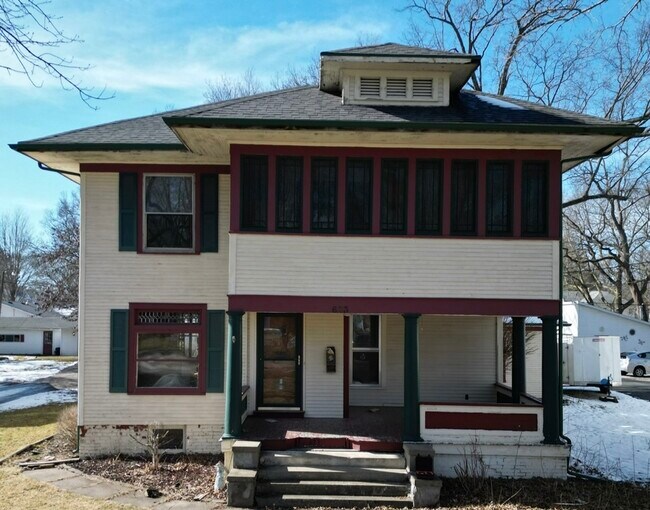Primary Photo - 623 S 4th St