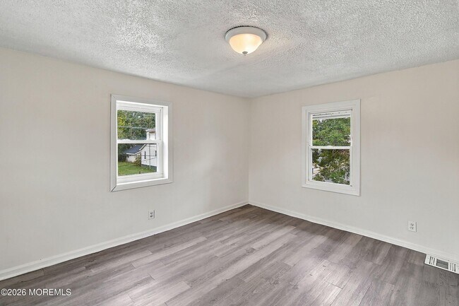 Building Photo - 1310 Summerfield Ave