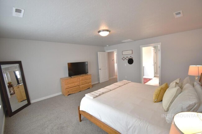 Building Photo - 19241 Red Eagle Wy